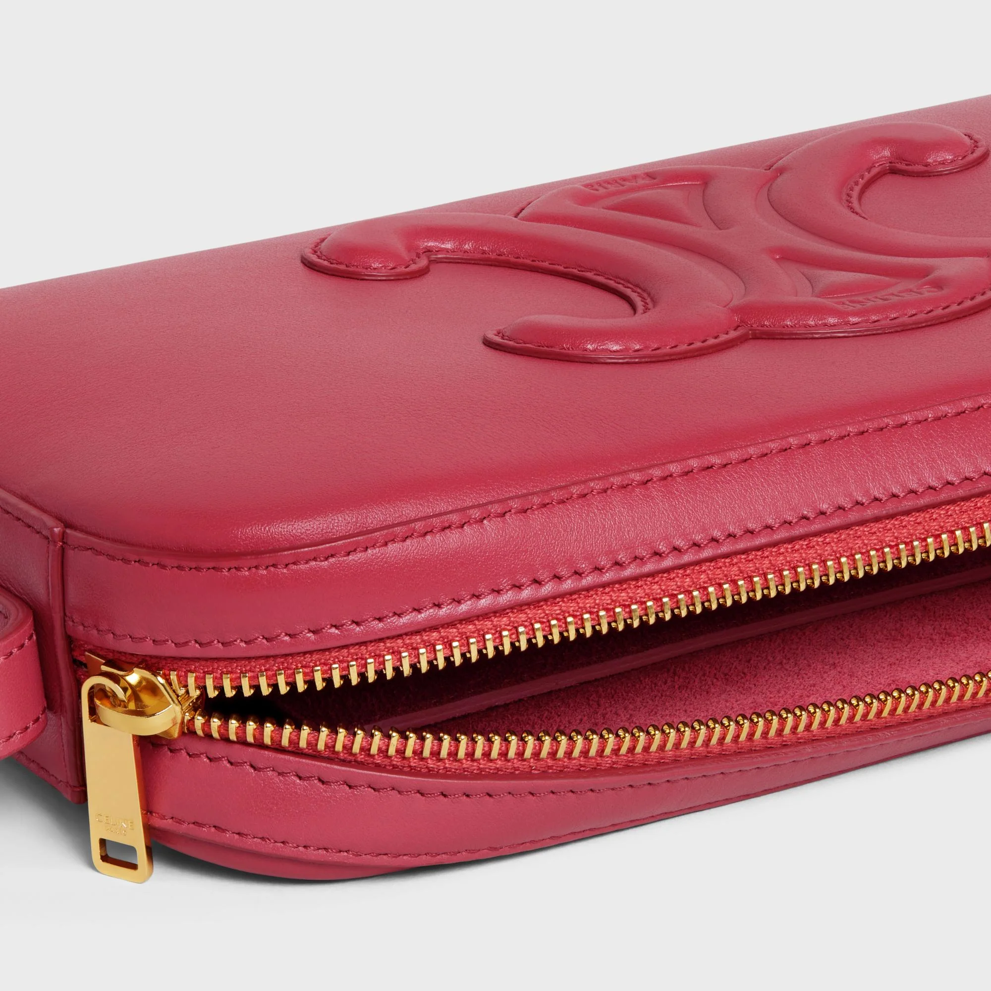 Cuir Triomphe Camera Shoulder Bag - Lipstick - Image 4