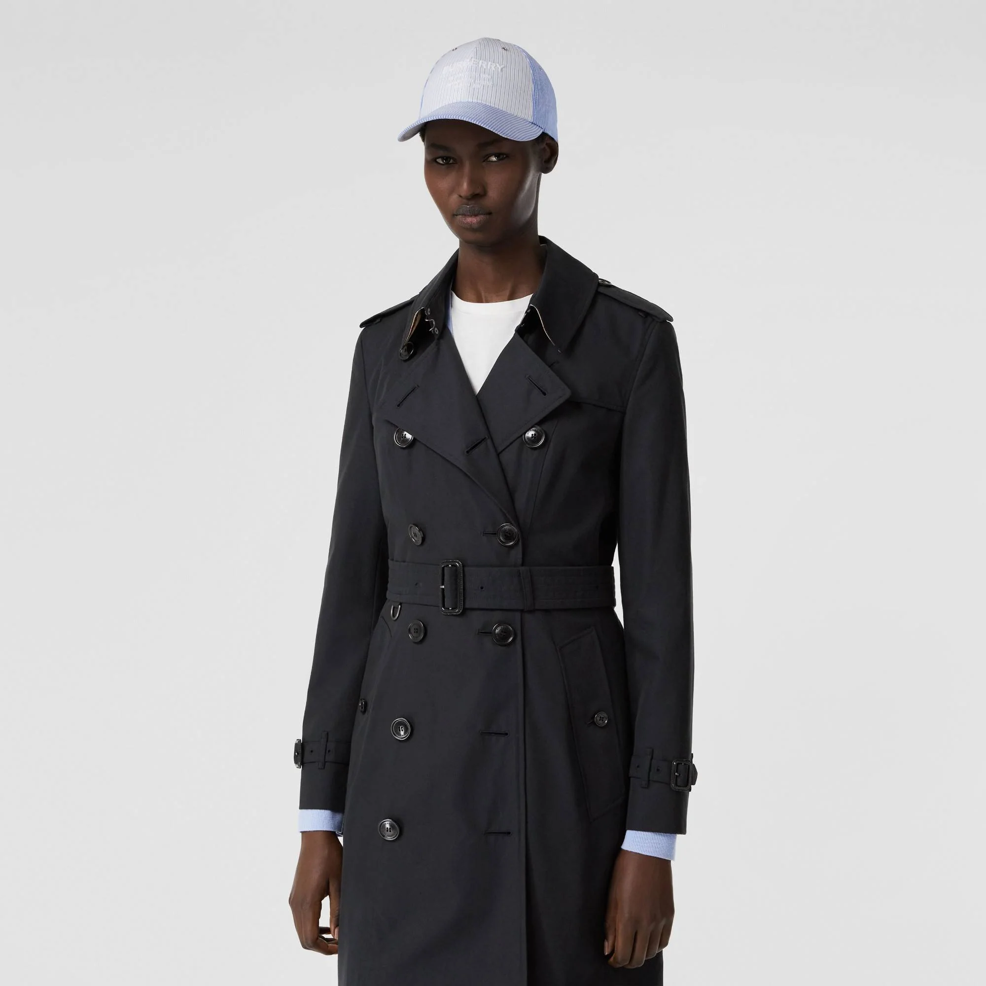 The Mid-length Chelsea Heritage Trench Coat - Midnight - Image 5