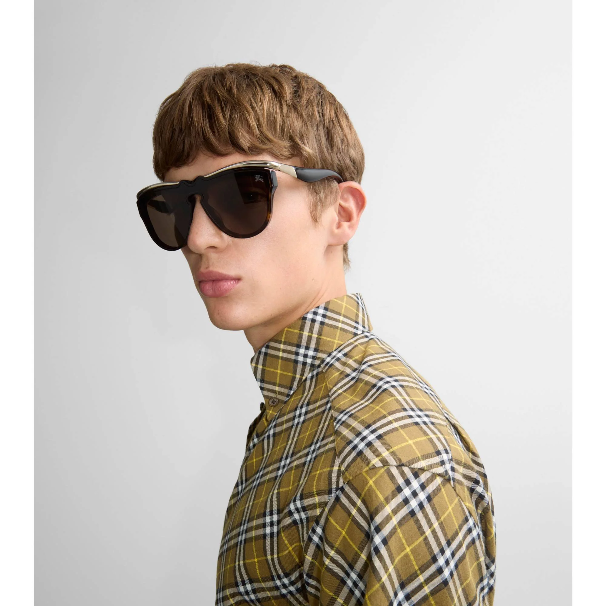 Classic Brow Sunglasses - Bright Tortoiseshell - Image 3