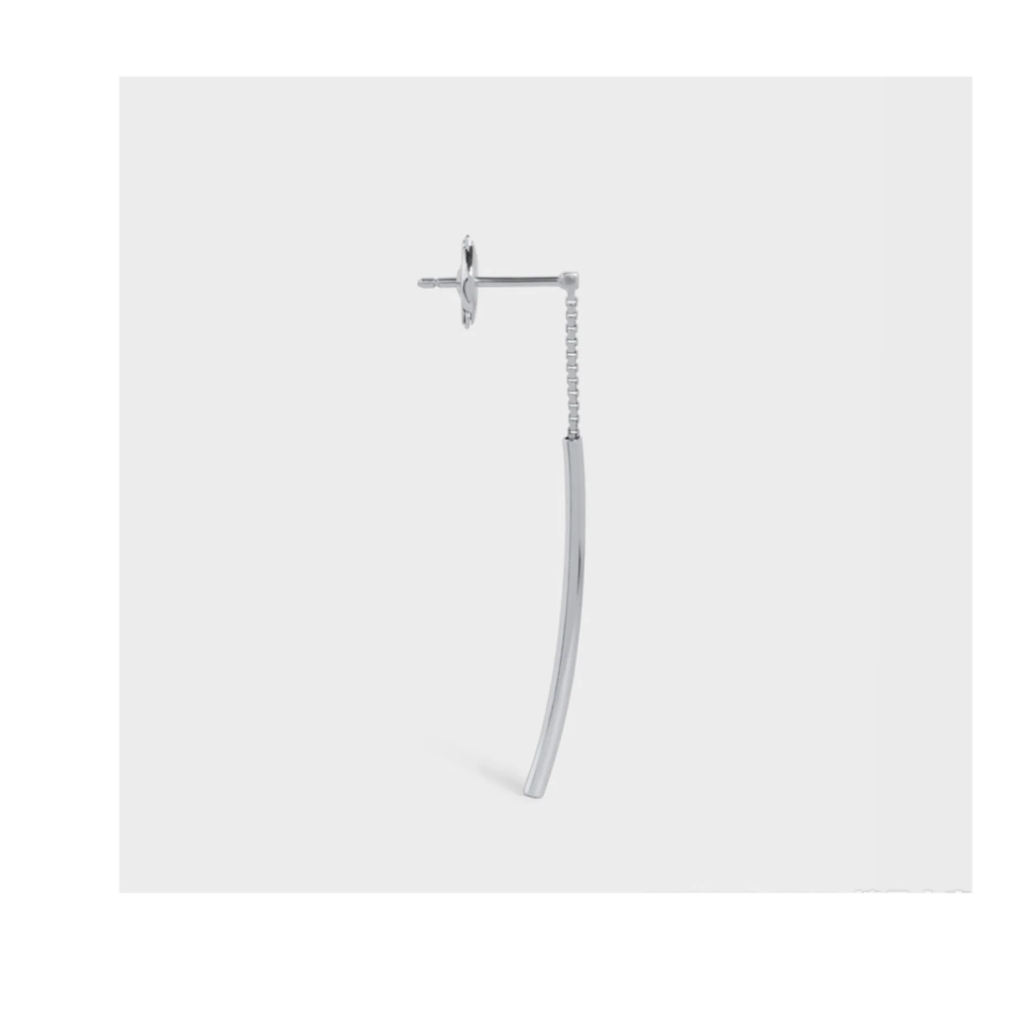Celine Sentimental Curved Earring - White Gold - Image 2
