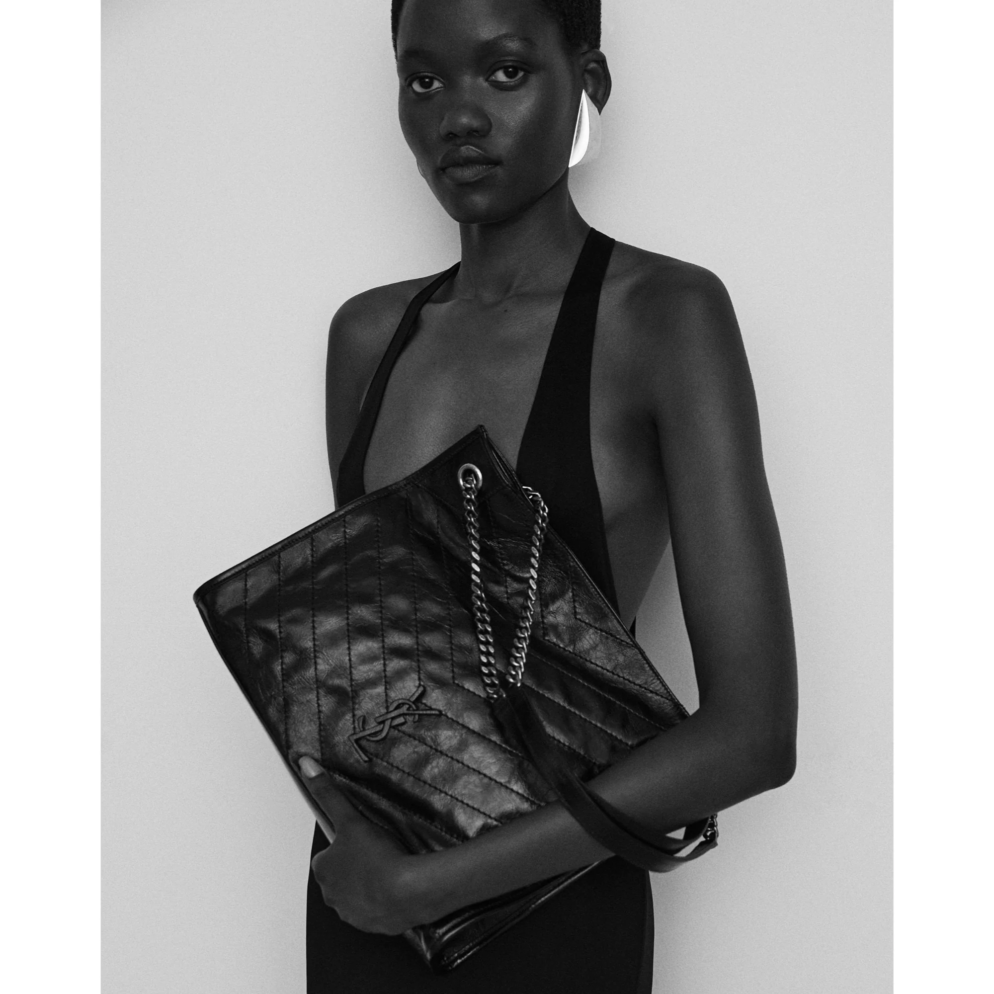 Medium Niki Chain Bag - Nero - Image 5