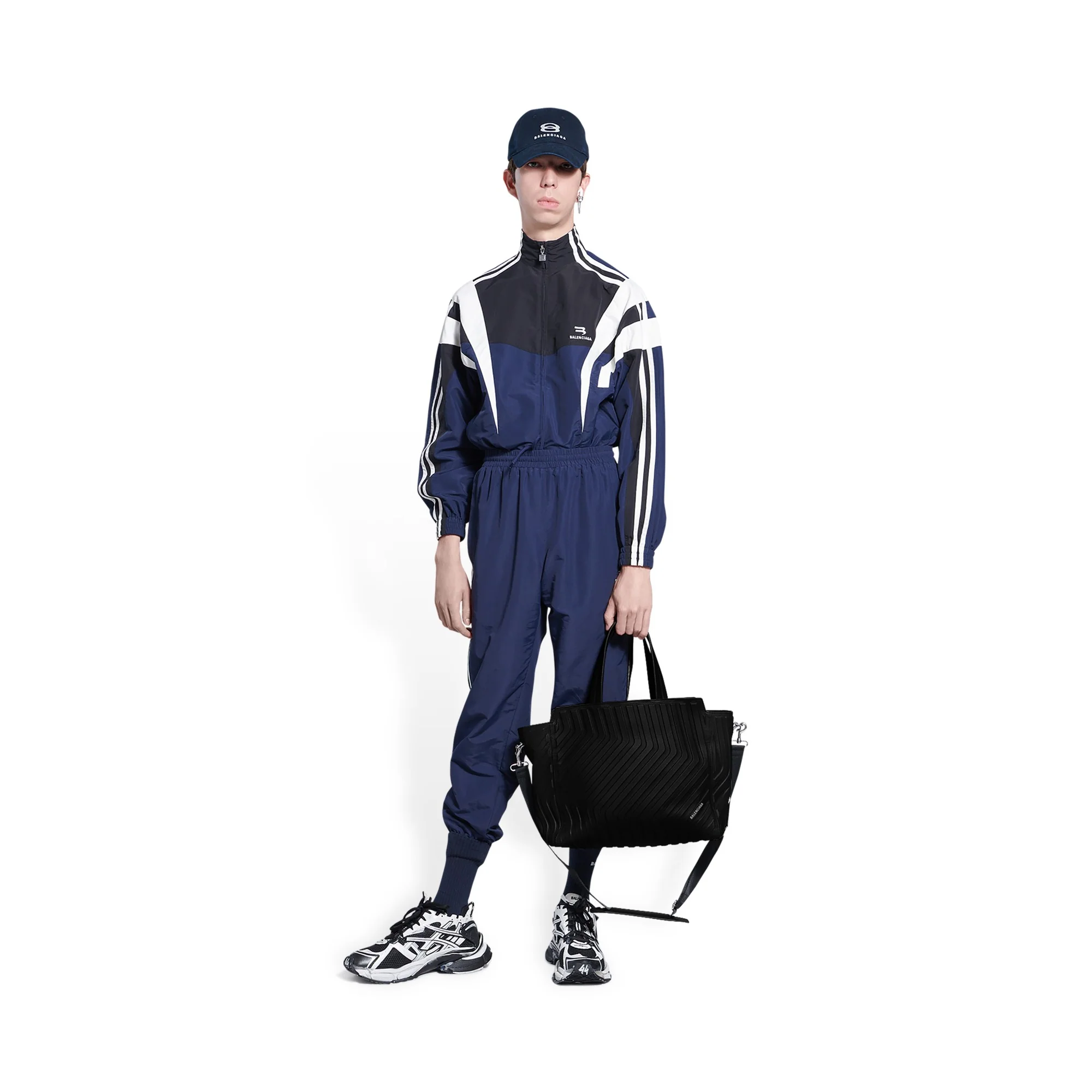 Car Ew Tote M - Black - Image 5
