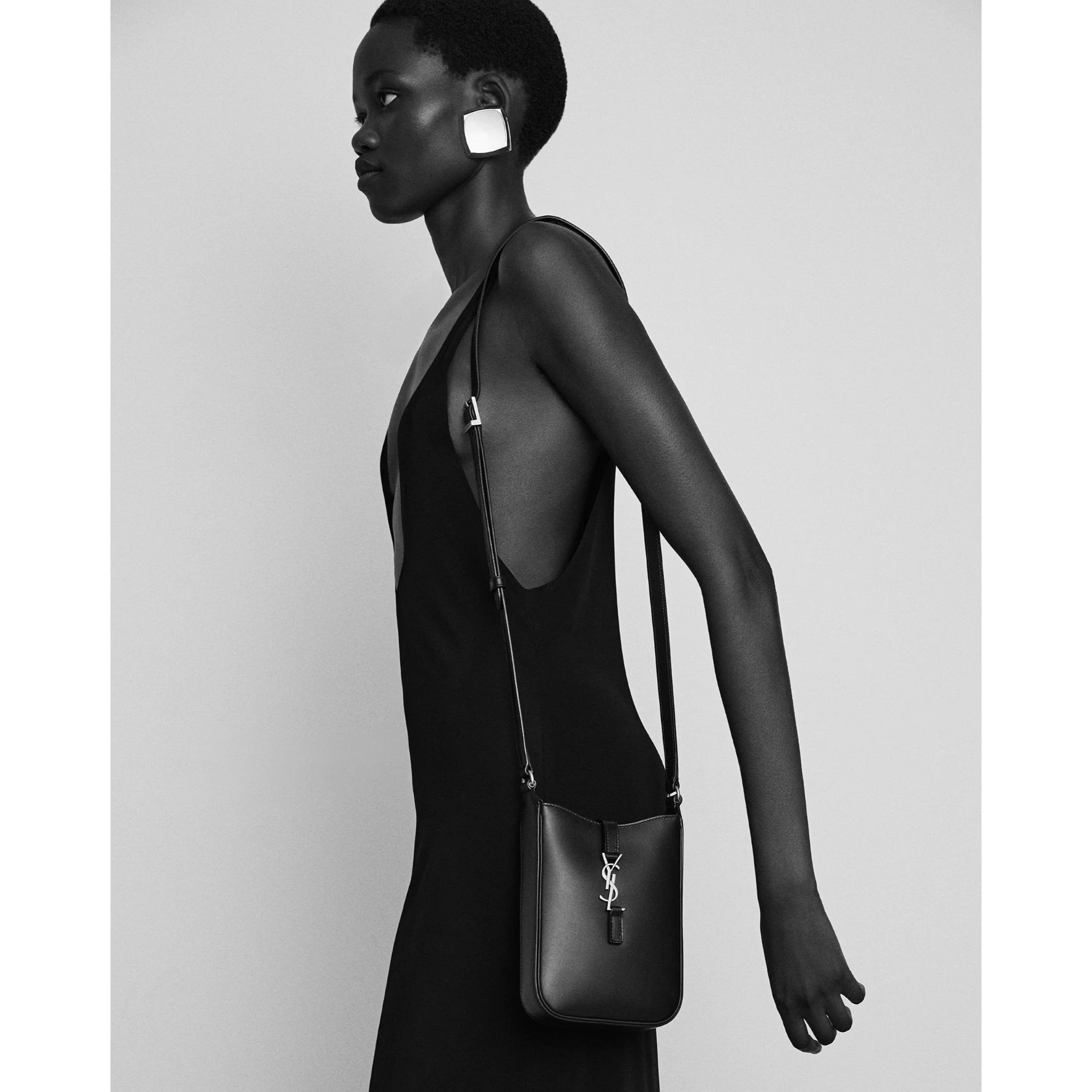 Mini Le 5 A 7 Vertical Bag - Crema Soft - Image 5