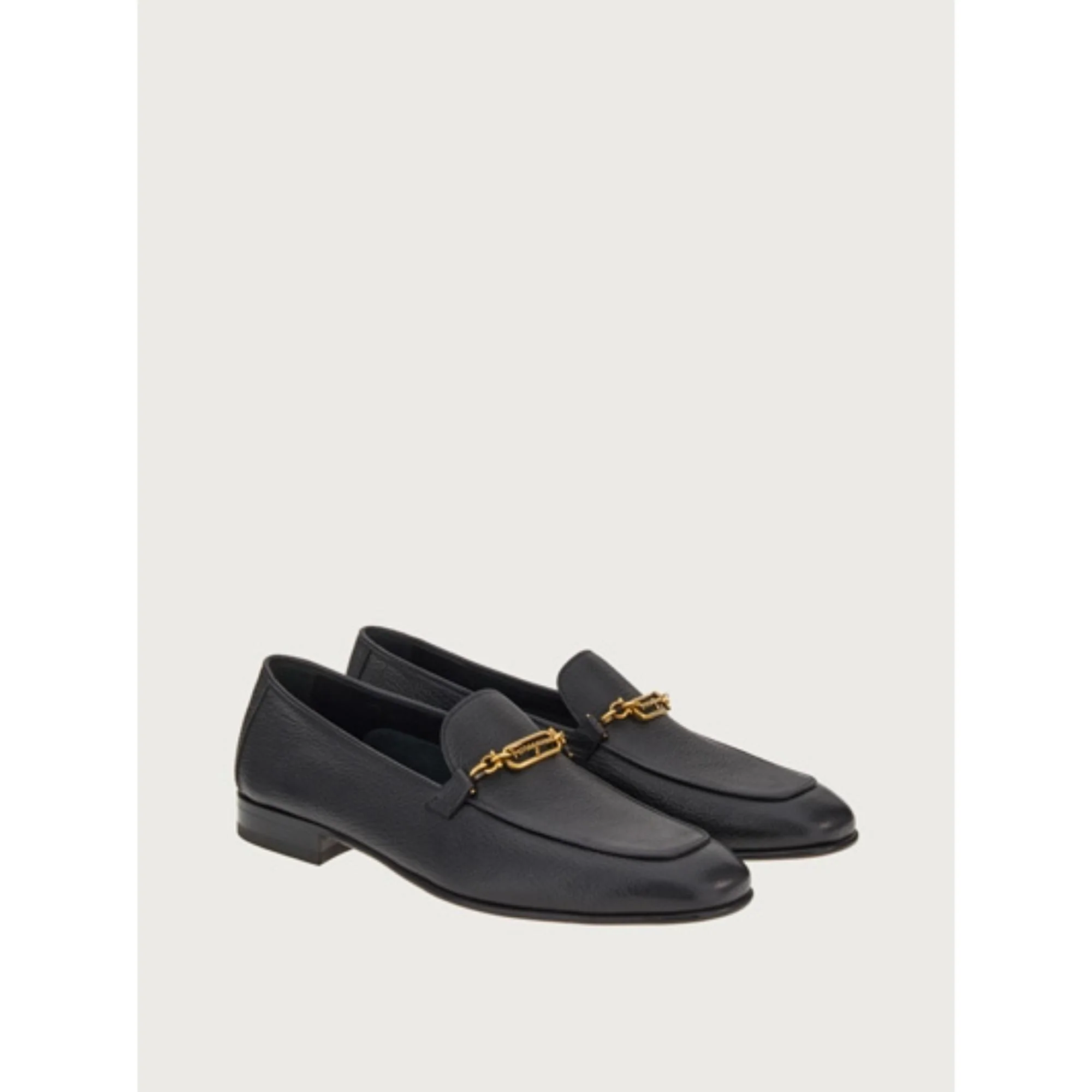 Moccasin with Ferragamo Chain Ornament - Black - Image 4