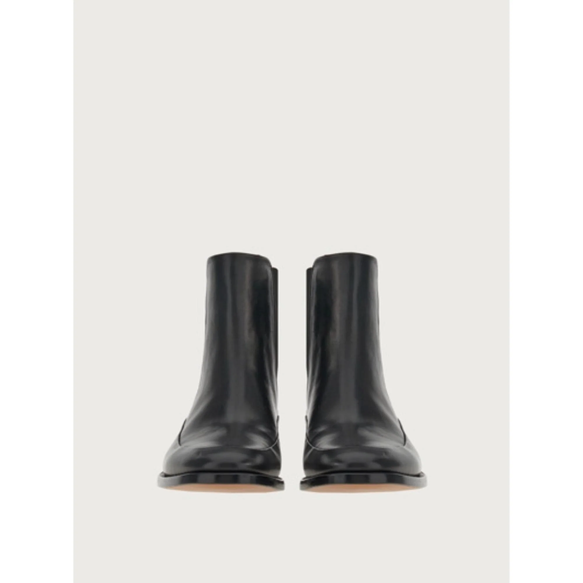 Chelsea Boots - Black - Image 2