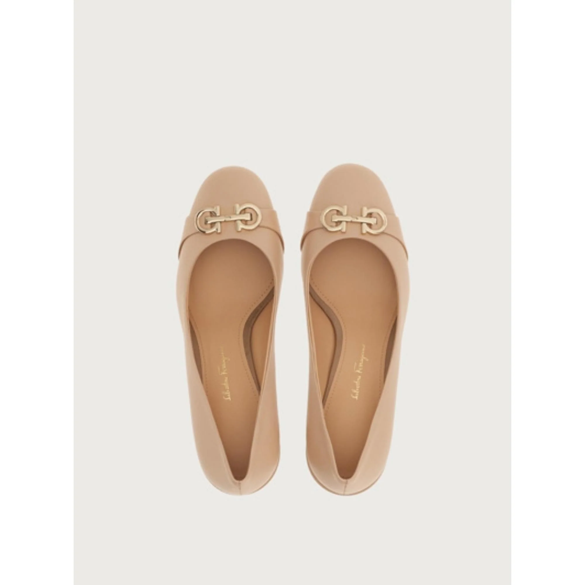 Pumps with Gancini Ornament - Petal - Image 2