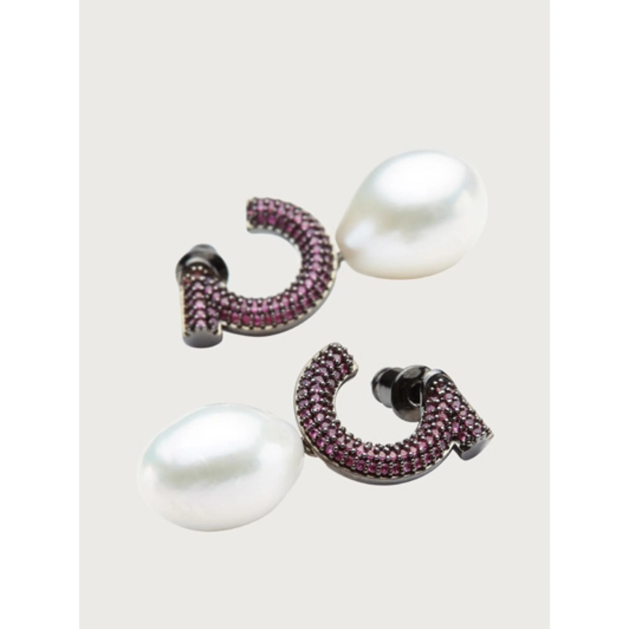 Gancini Earrings with Baroque Pearl - Fuxia - Image 2