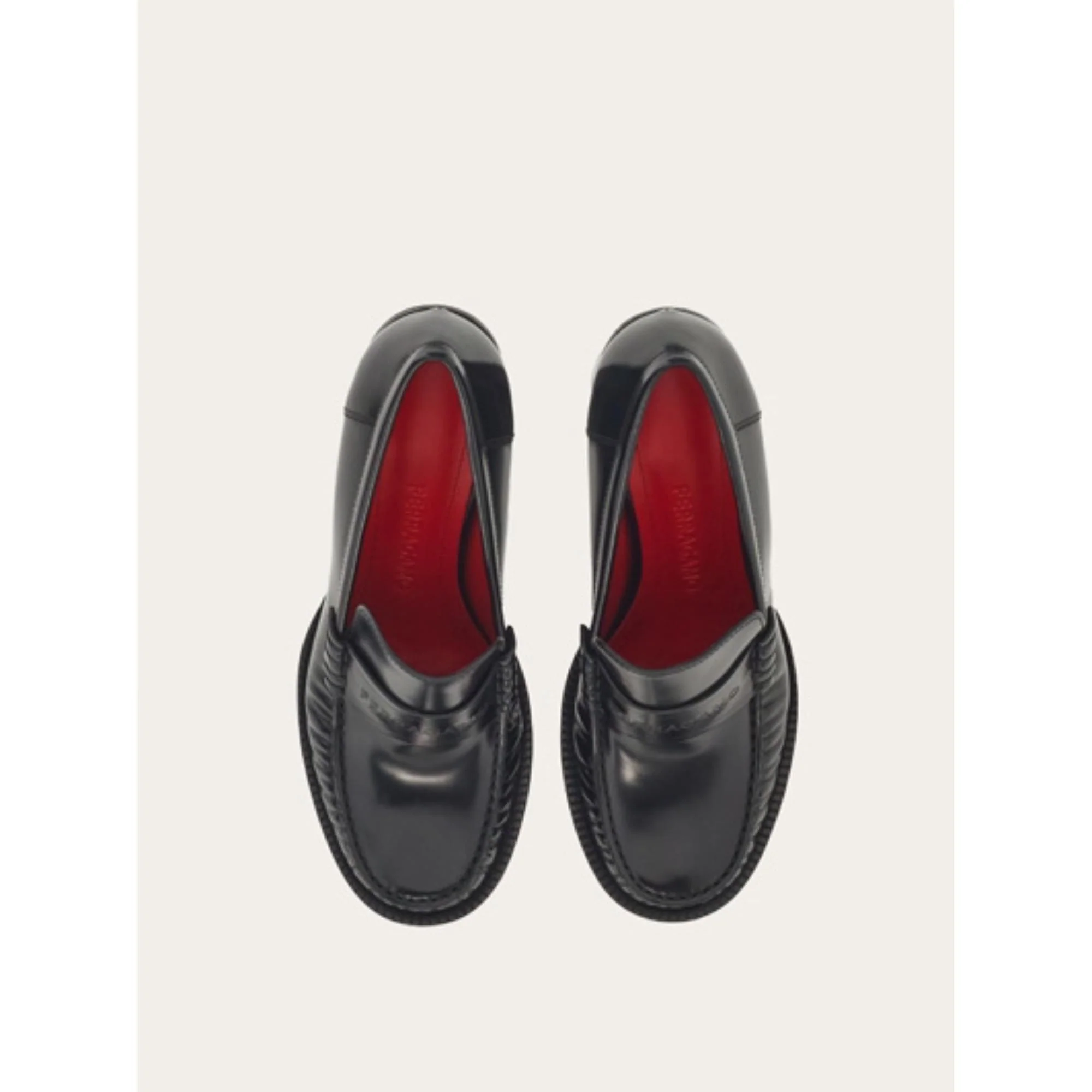 Moccasin with Contrasting Lining And Heel - Black/Flame Red - Image 2