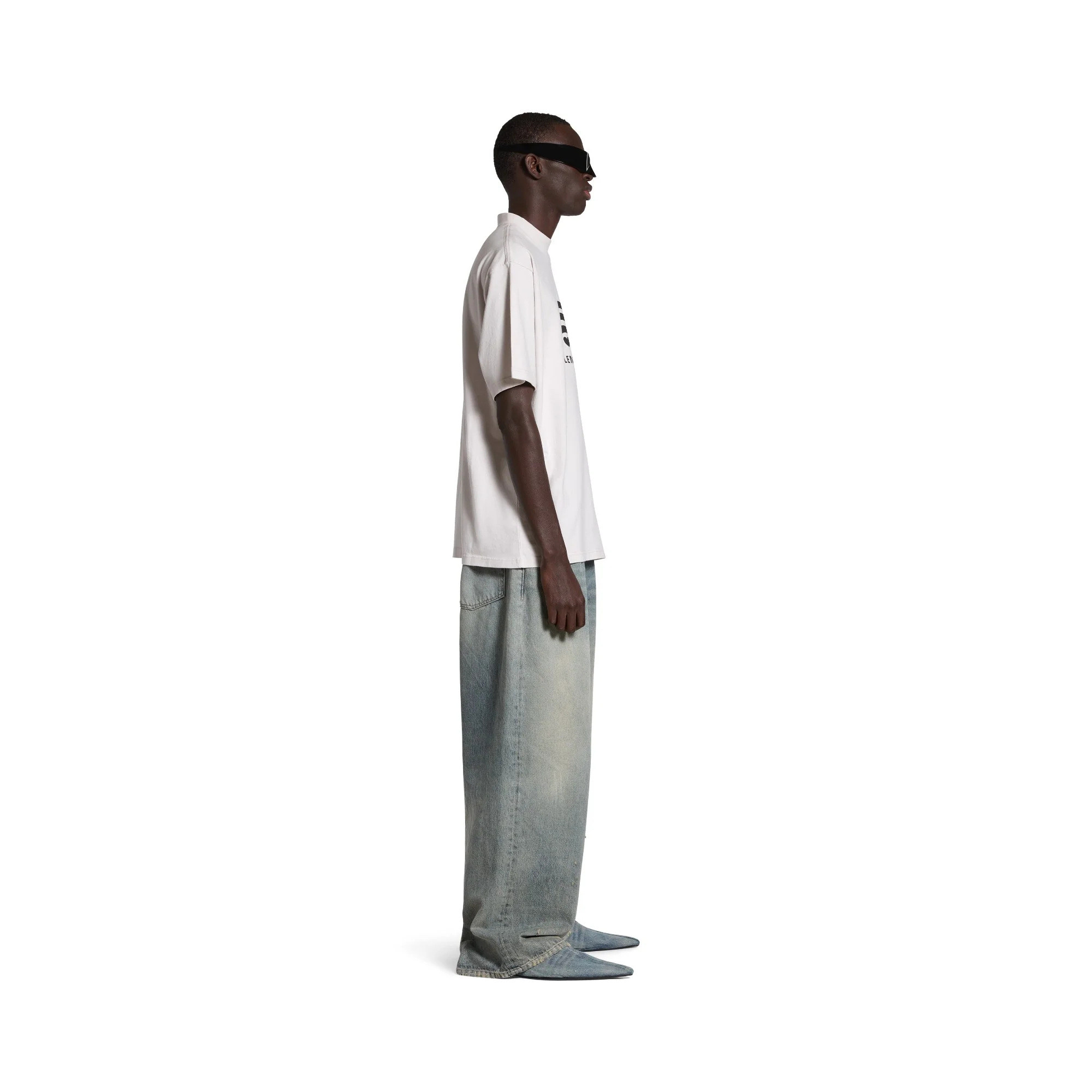 Medium Fit T-Shirt - Off White/Black - Image 5