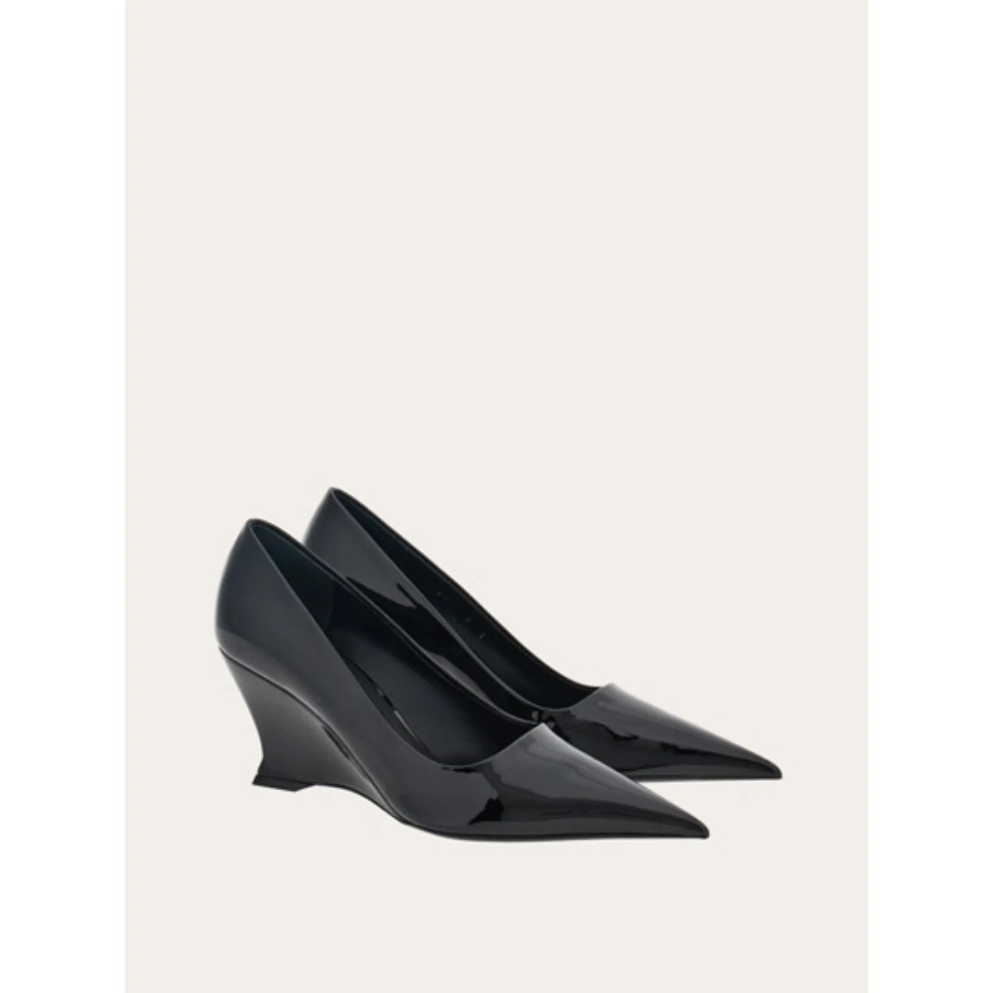 Pumps with Wedges Heel - Black - Image 3