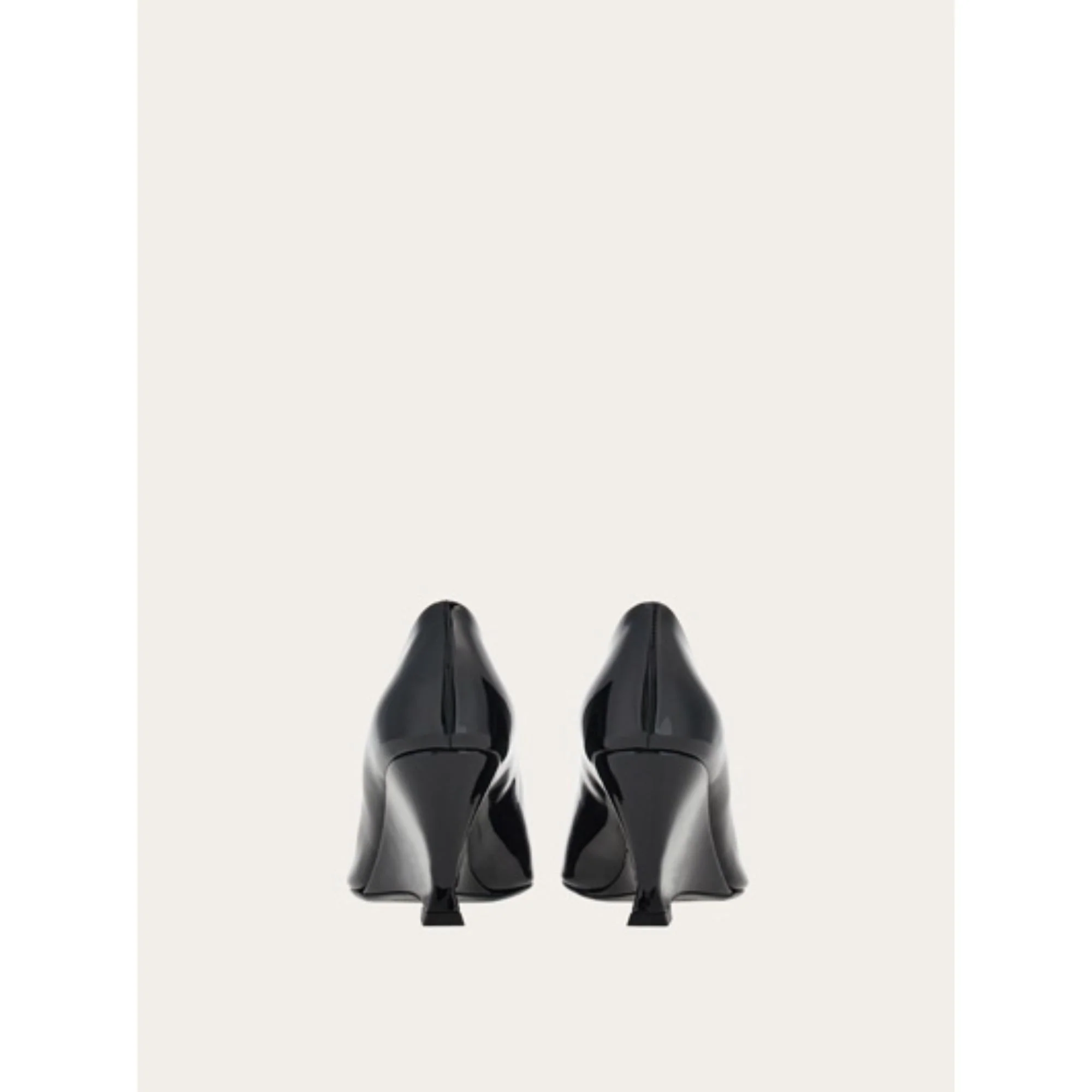 Pumps with Wedges Heel - Black - Image 4