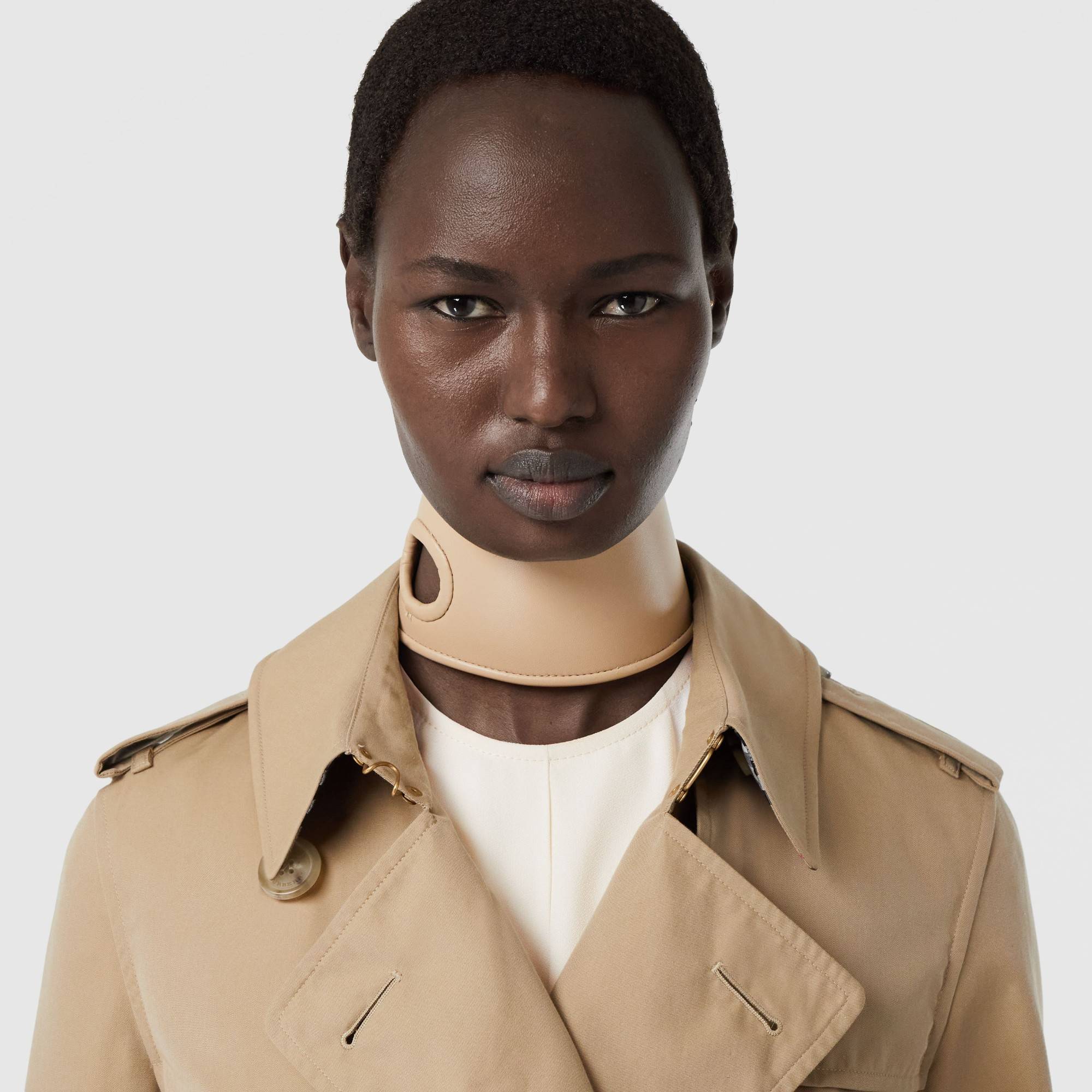 The Long Kensington Heritage Trench Coat - Honey - Image 3