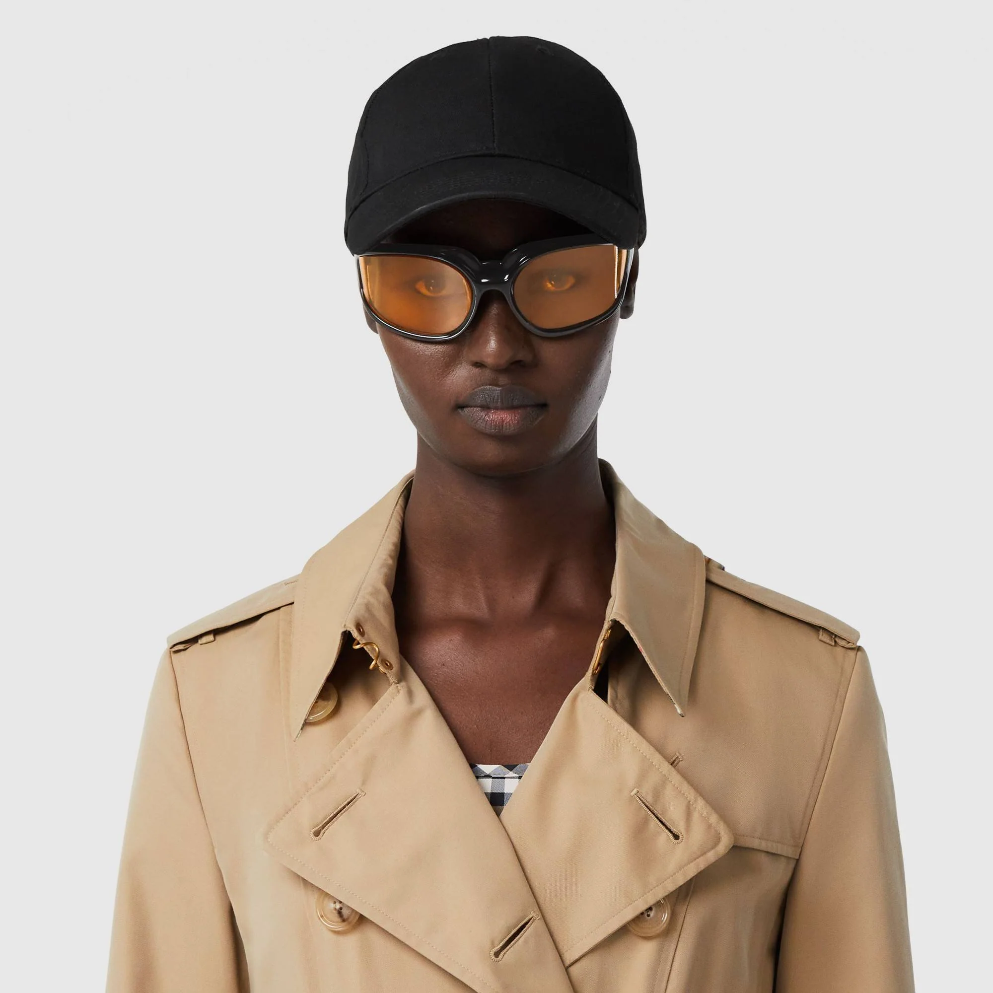 The Mid-length Chelsea Heritage Trench Coat - Honey - Image 10