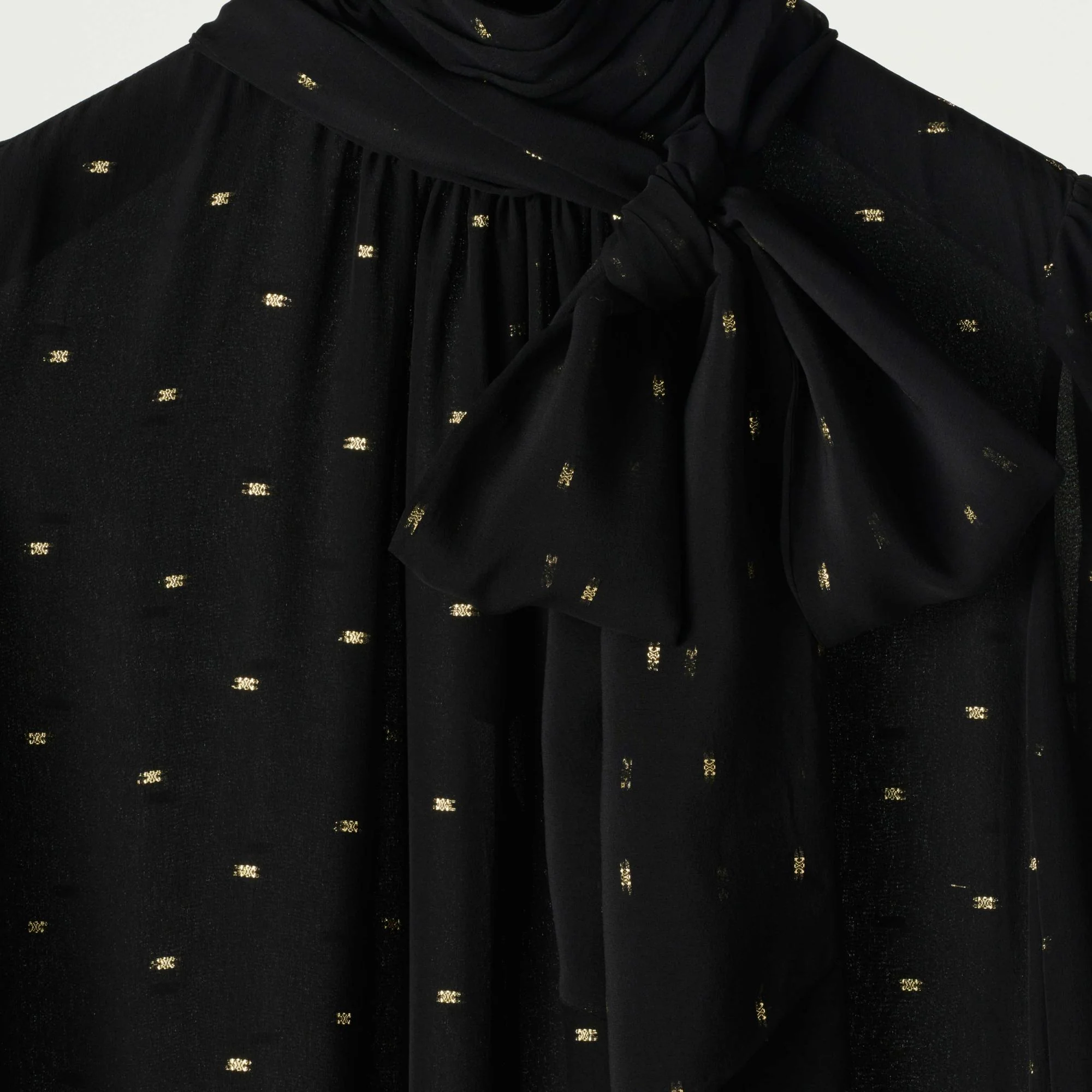 Dress Babydoll Lavalliere Cote Georgette Soie Triomphe Robe - Noir/Or - Image 4