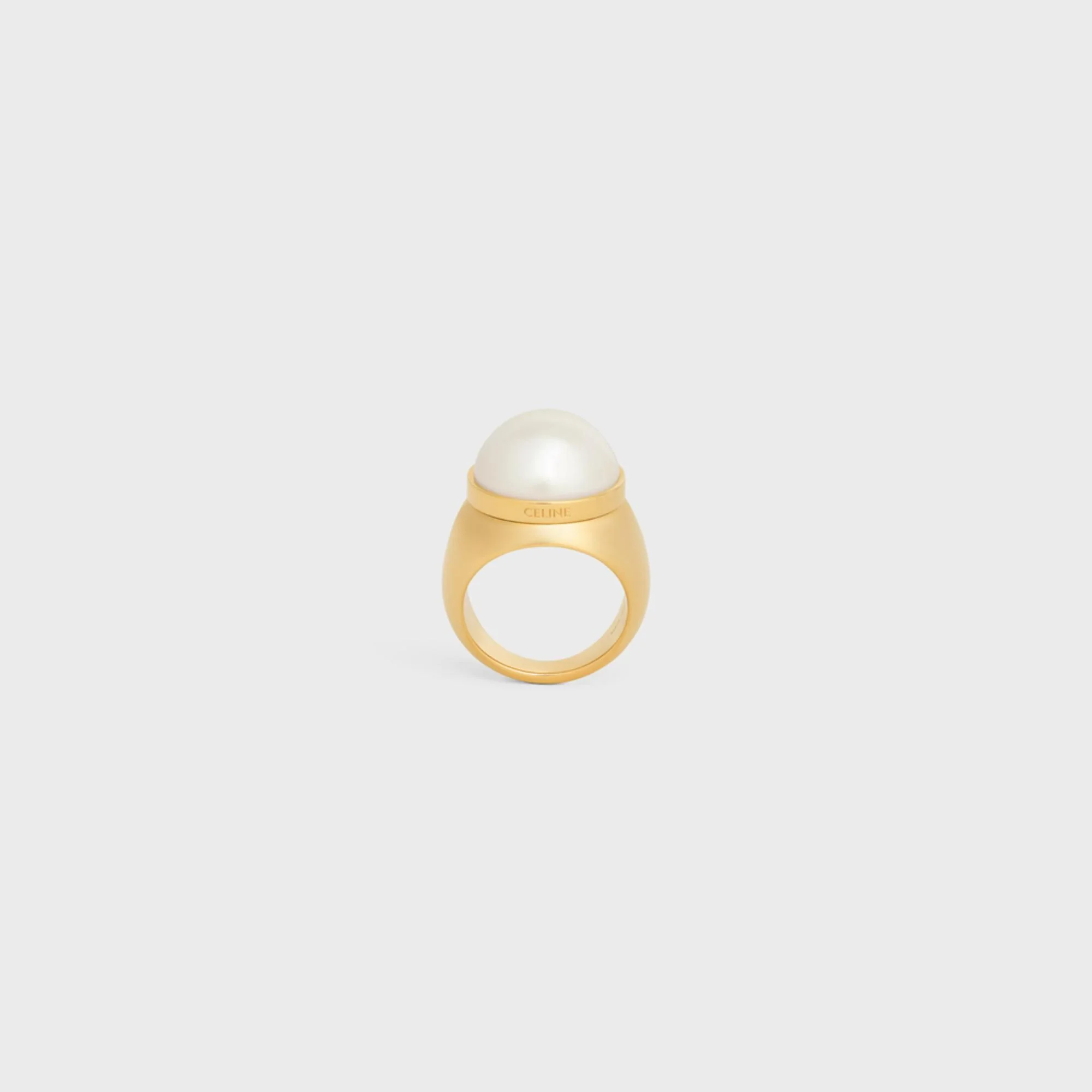 Les Perles Celine Ring Brass & Resin Pearl - Gold / Ivory