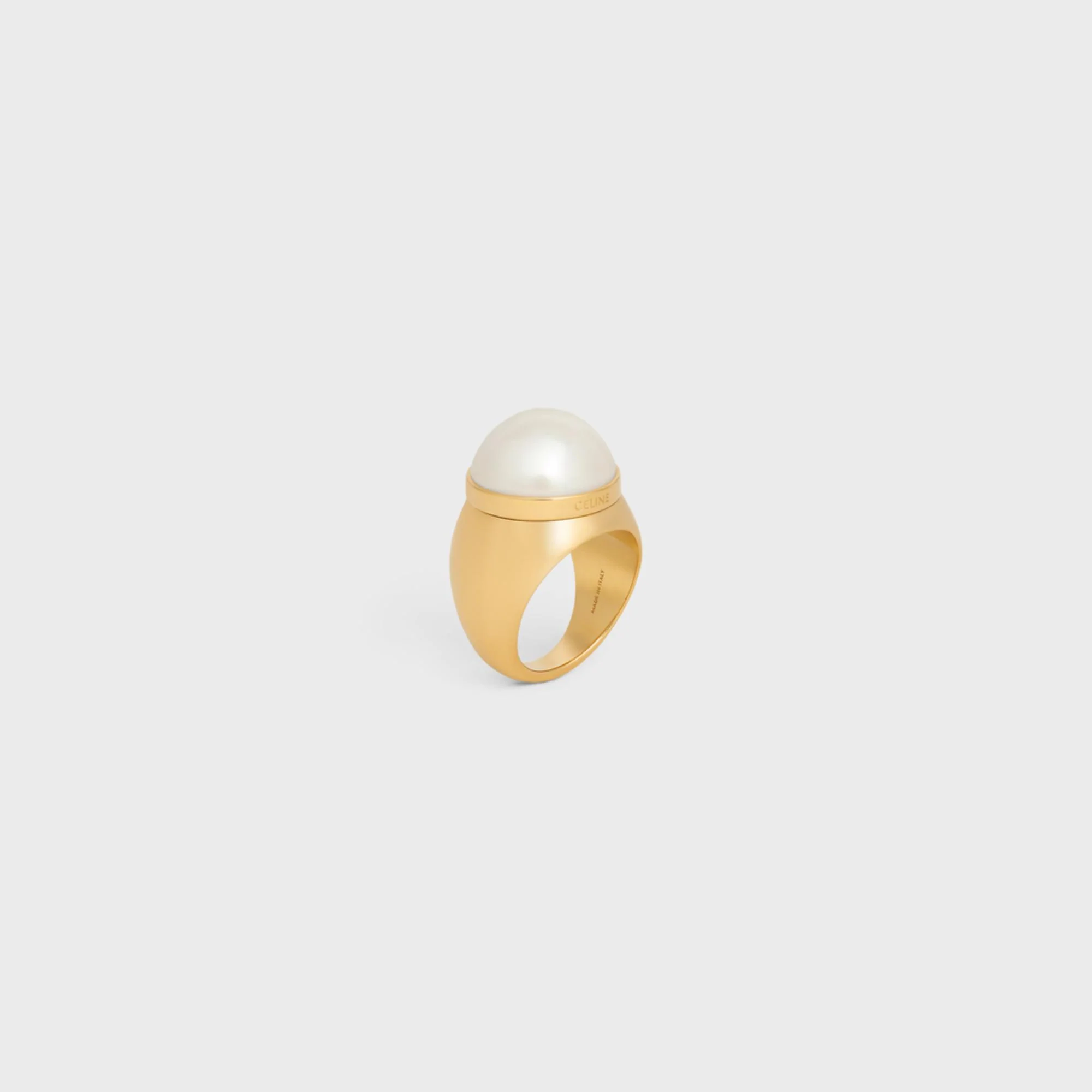 Les Perles Celine Ring Brass & Resin Pearl - Gold / Ivory - Image 2
