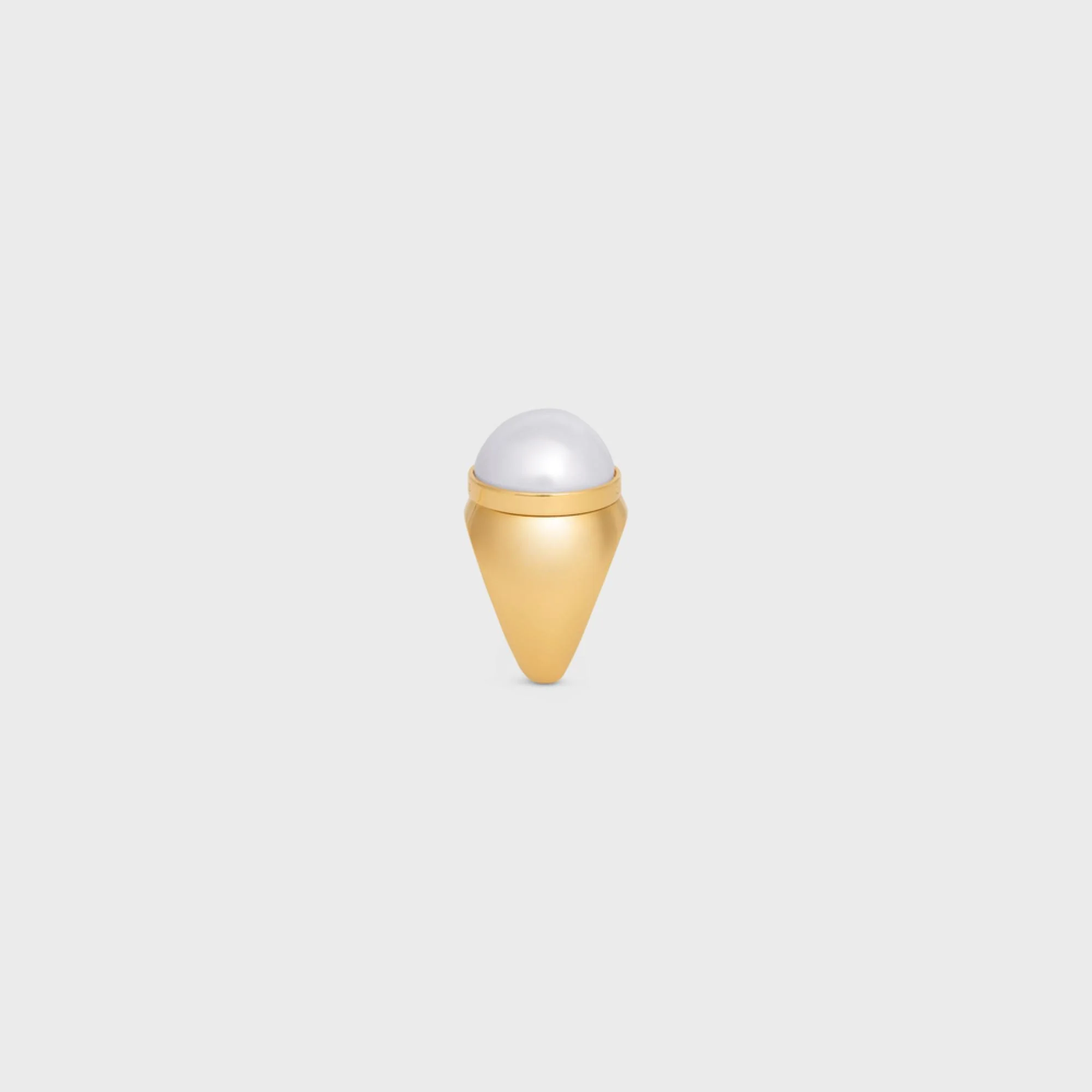 Les Perles Celine Ring Brass & Resin Pearl - Gold / Ivory - Image 3